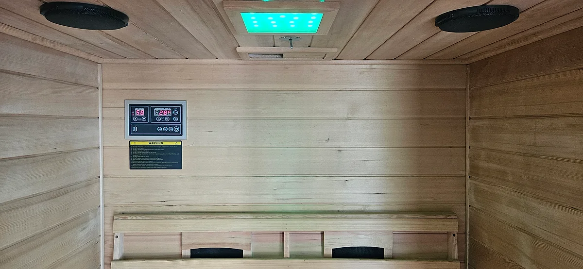 L'intérieur du sauna infrarouge pour deux